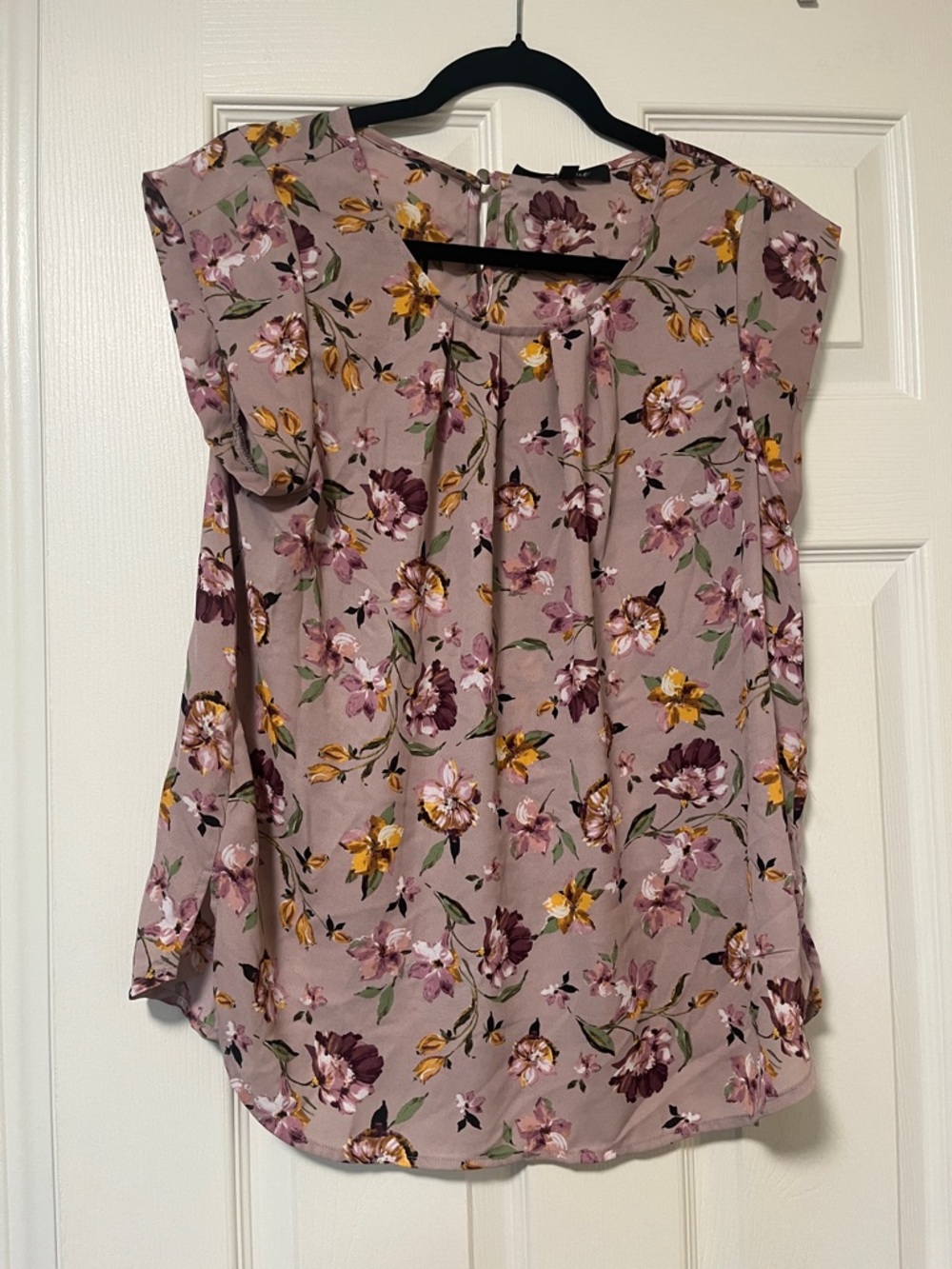 Alice Blue Mauve Floral Pleated Cap-Sleeve Blouse